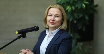 Подпис под документ донесе бурна радост на правосъдната министърка