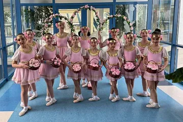 Международни успехи и престижни награди спечелиха казанлъшките грации