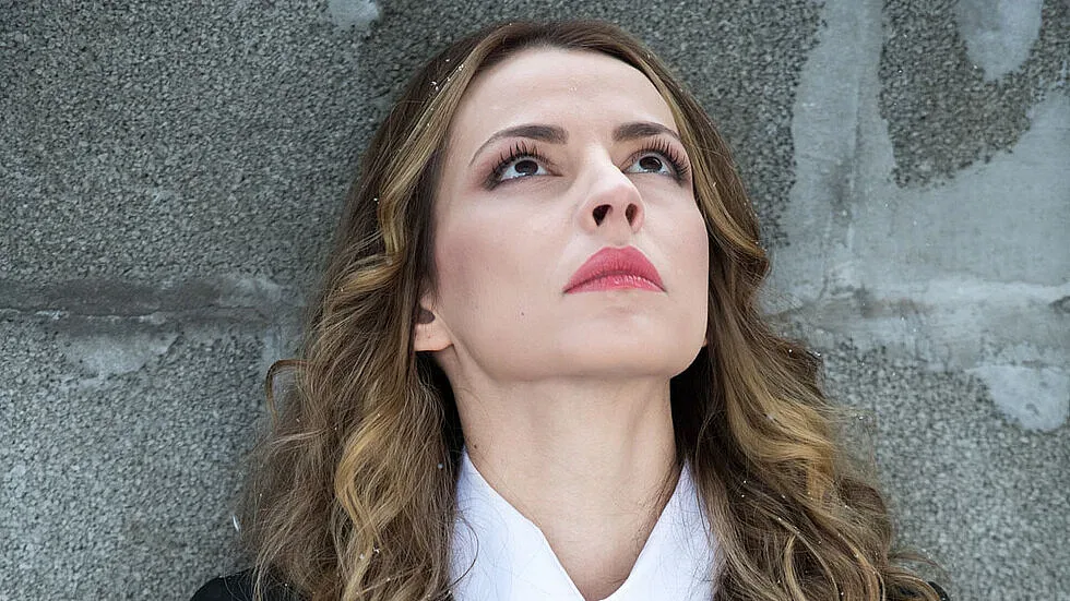 Елена в плен на съдбовно привличане в "Братя"