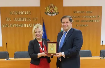 Борислав Цеков с награда от Комисията за защита от дискриминация