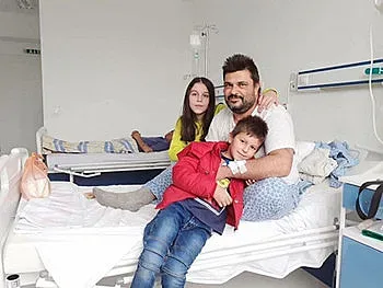 Благодарение на солидарността на стотици хора тежко болен самотен баща има шанс за живот