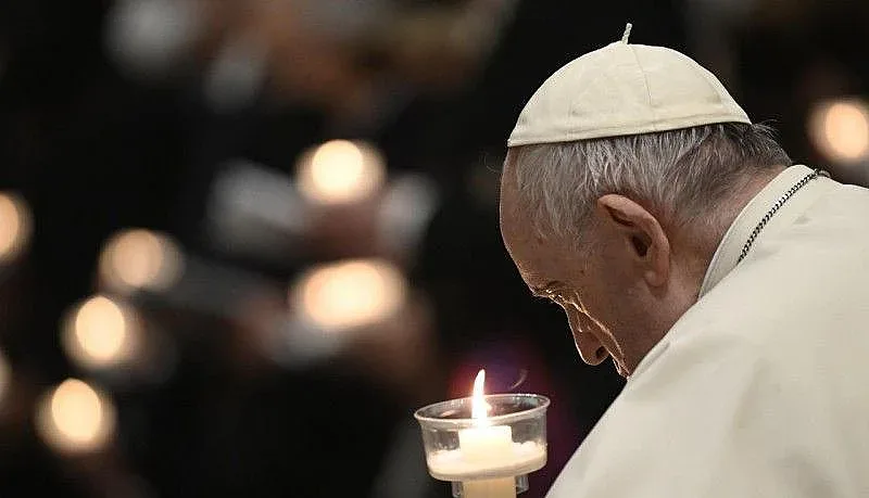 Болният папа Франциск посвети великденското бдение на Украйна