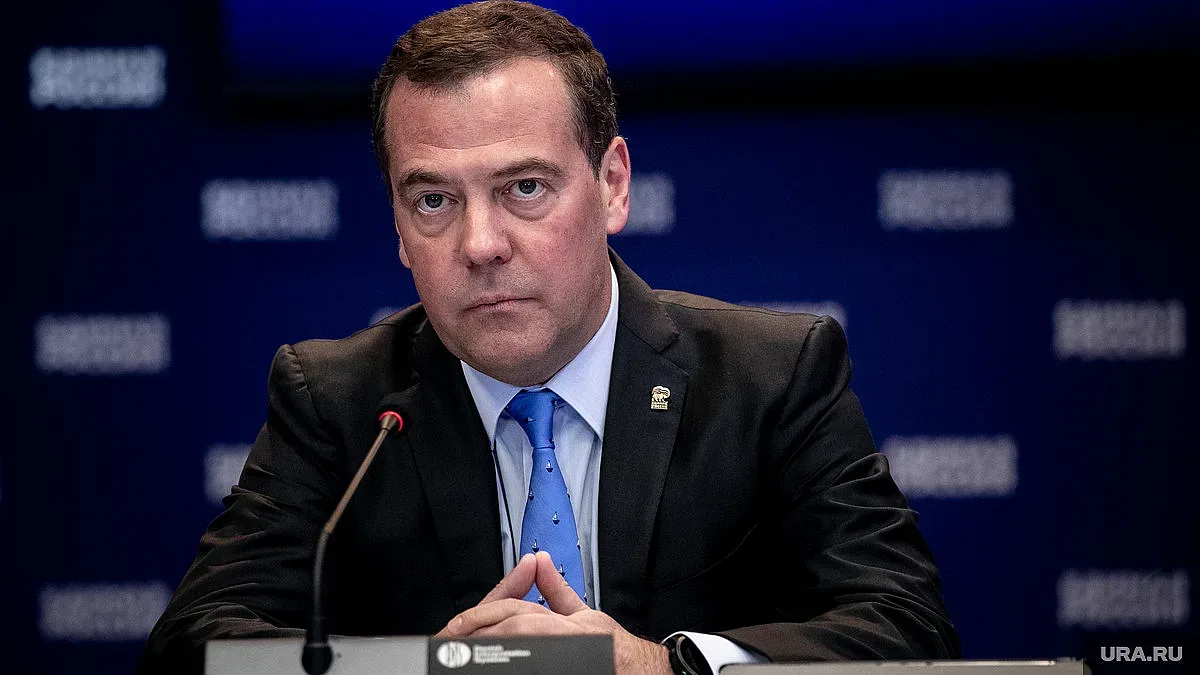 Медведев разкри фалшива новина, но хареса идеята