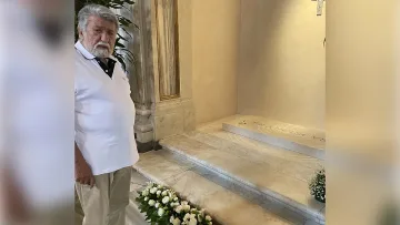 Вежди Рашидов се поклони на гроба на папа Франциск