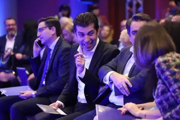 Тестват политиците за наркотици. Какво каза Петков?