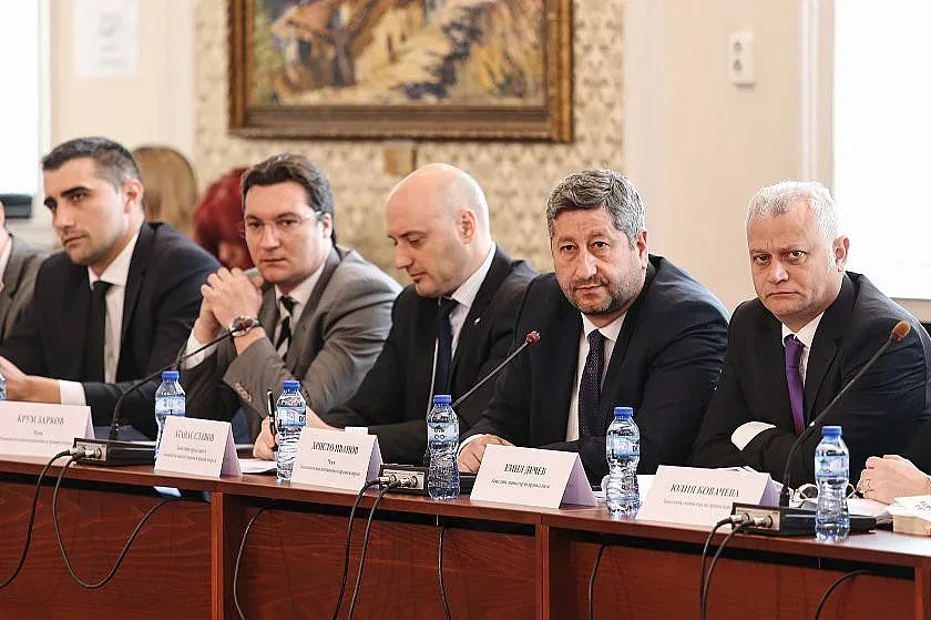 Челен сблъсък Гешев - Христо Иванов в парламента. Ето причината