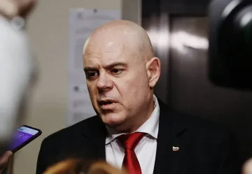 Гешев жегна Йорданова и Иванов преди заседанието на ВСС