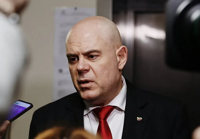 Гешев жегна Йорданова и Иванов преди заседанието на ВСС