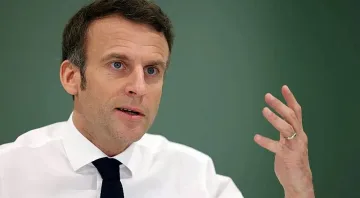 Путин си изпуска нервите, обижда Макрон