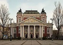 Народният театър с три представления в  навечерието на 2024 година