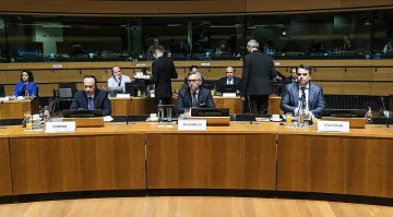 Асен Василев подкрепи данъчни мерки срещу големите корпорации