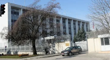 Общинари вбесяват руското посолство в София