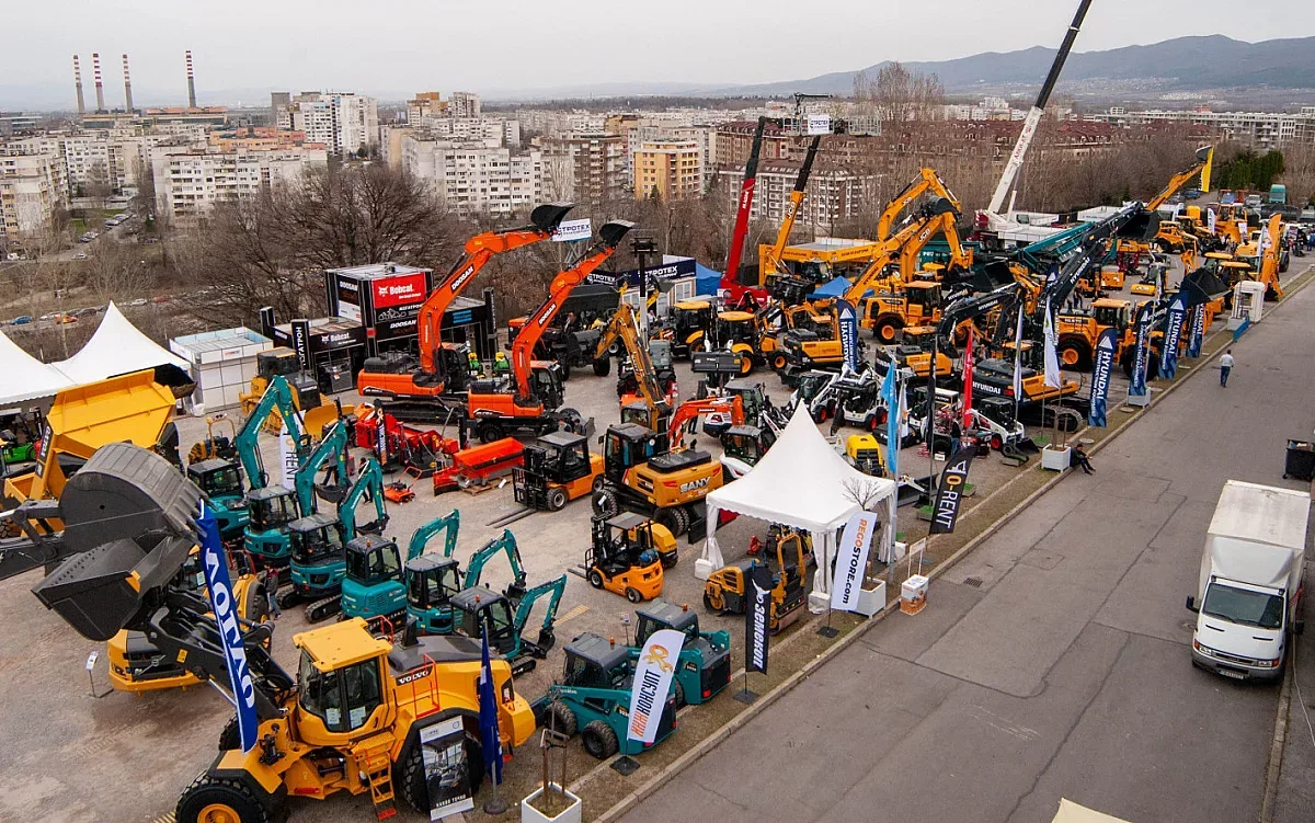 Продадоха строителна техника за 15 млн. лева на изложение