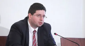 ДПС решава до дни кого ще подкрепи за управител на БНБ