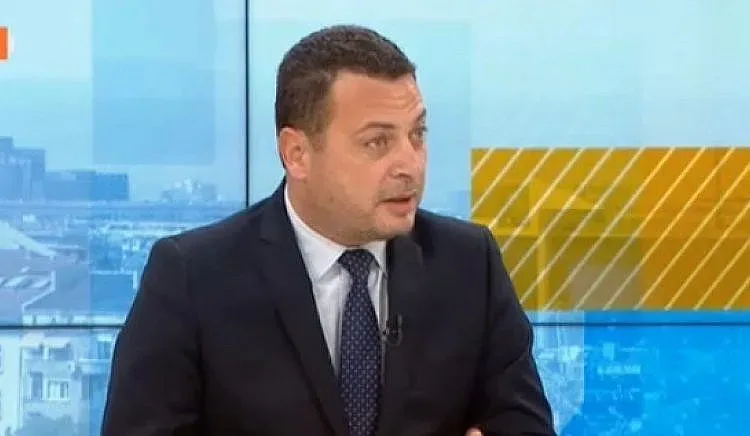 Скандал! Депутат от БСП нападна Възраждане