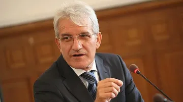Аталай удари Василев: Да не се занимава с енергетика