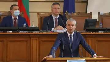 Кораб и бомби - тежък спор между управляващите и Възраждане