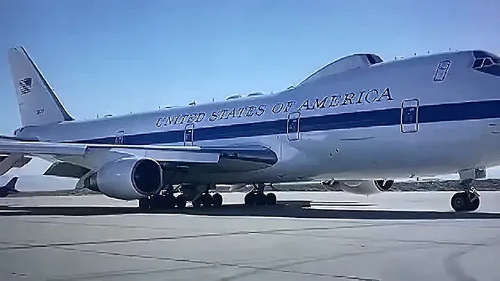 Голяма паника в света! Самолетът на Страшния съд излетя