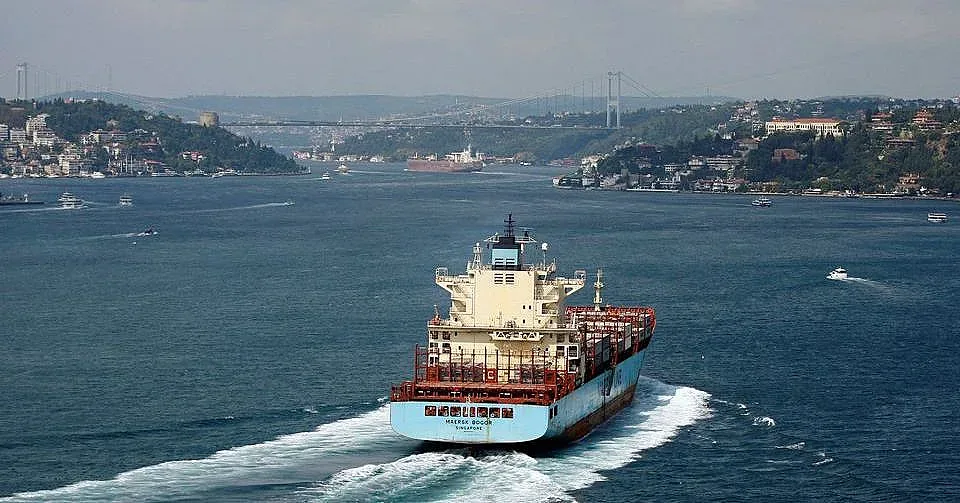 Затвориха Босфора! Турция прати военноморски екипи