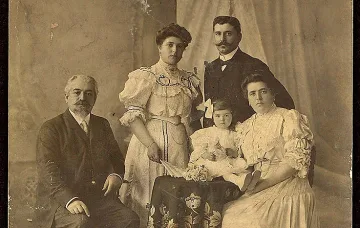 Битката с корупцията тръгва от първия ректор на УНСС