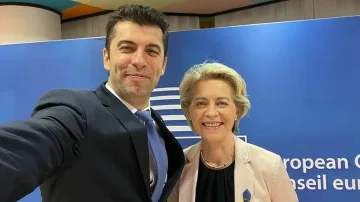 Селфи за 13 млрд. лева! Какво се разбраха Петков и Урсула