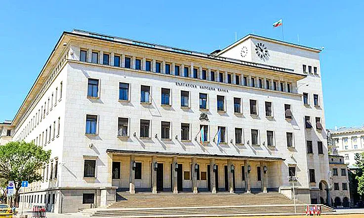 Огромен ръст на кредитите, БНБ бие спирачка