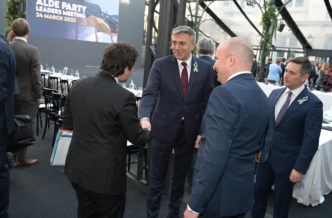 Мустафа Карадайъ на срещата на върха на партия АЛДЕ (СНИМКИ)