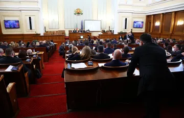 Златните паспорти остават в миналото. Какви са щетите?