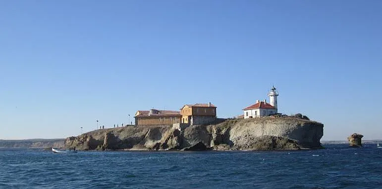 На остров Света Анастасия търсят златото на Вълчан