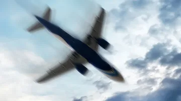 Тежка самолетна катастрофа! Двама са в неизвестност