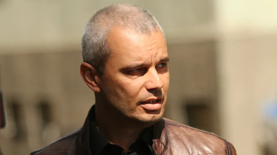 Костадинов попари Петков и Василев, скочи и на Янев