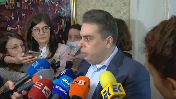 Спецпрокуратурата изригна срещу Асен Василев заради Васил Божков