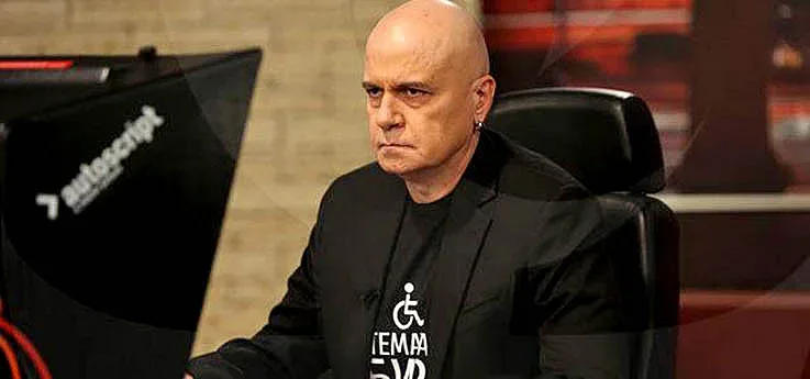 Как Слави дари бус с храна за бежанците