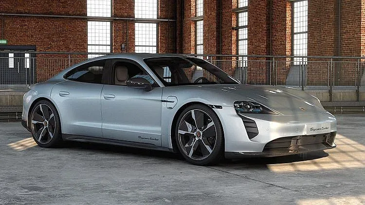 Porsche ще увеличи дела на електрическите си превозни средства