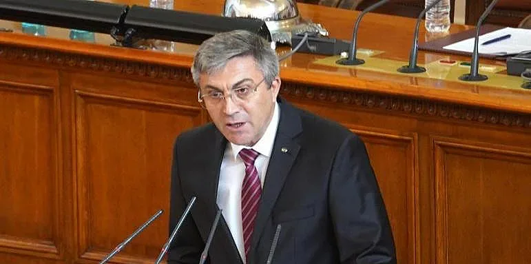 Карадайъ скръцна със зъби на Рашков