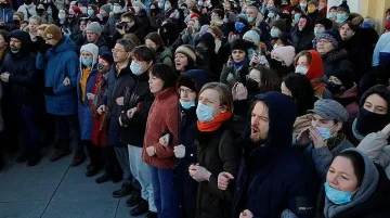 Идат други бежанци. Самолети докарват руснаци от Турция