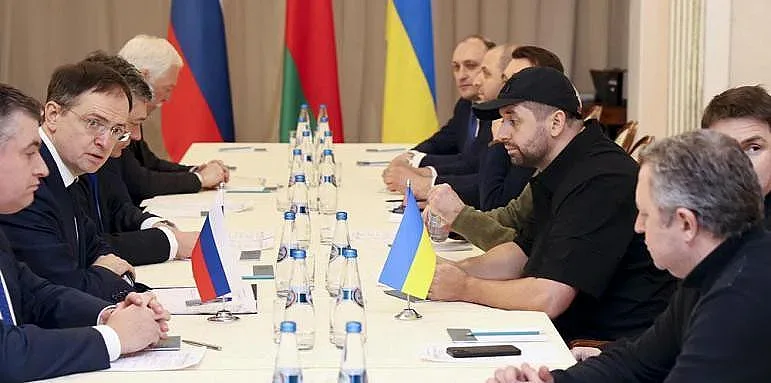 Кремъл даде надежда за мир. Преговорите продължават утре