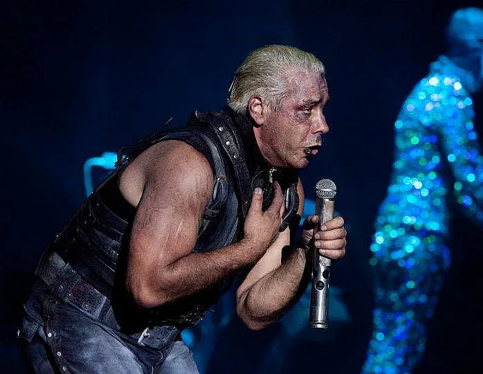 Тил Линдеман крие дете от рускиня