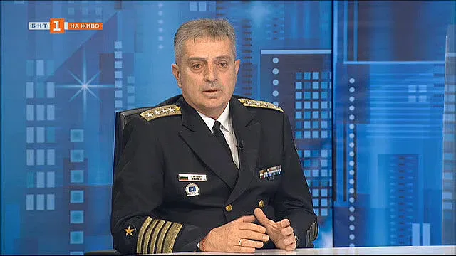 Стягаме бойна група, включват се стотици чужденци