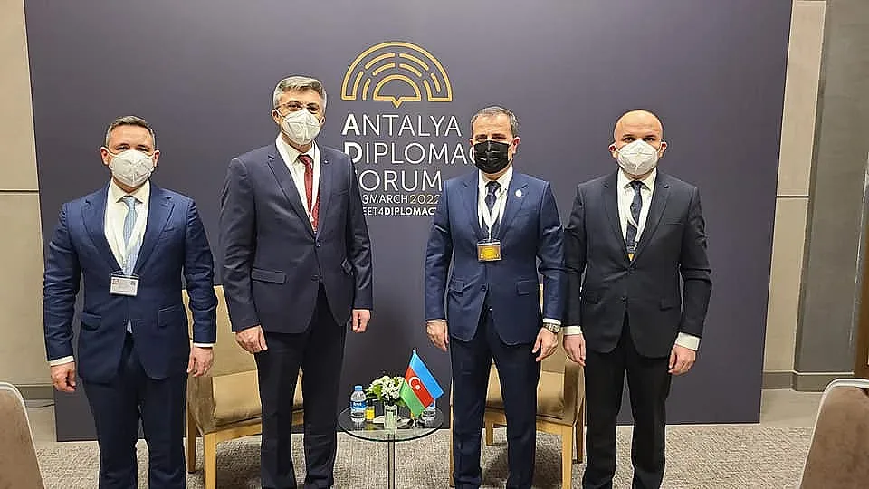 Форумът в Анталия! Карадайъ с важна среща за азерския газ