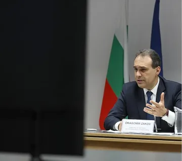 Пентагонът звъни на военния ни министър, какво се готви