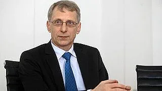 Денков иска нова дата на учебната година. Предложението