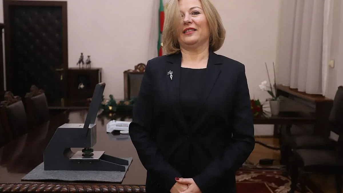 Йорданова реши за Гешев. Започва ли война?