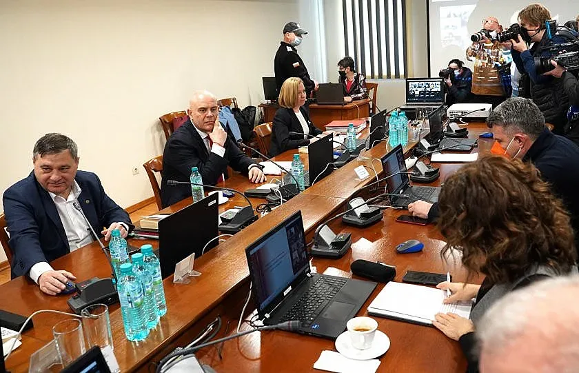 ВСС отлага казуса с главния прокурор. Гешев се шегува с ДБ