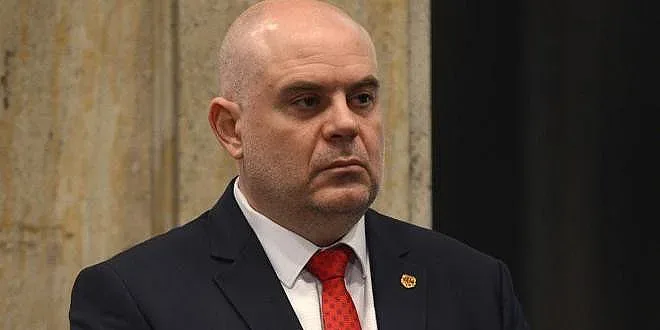 Гешев атакува парламента. Какво направи