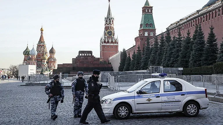 В Русия искат да накажат компаниите, напускащи страната