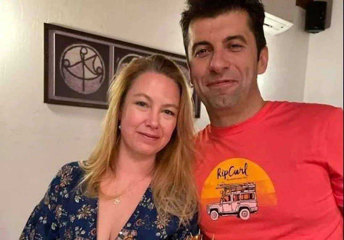 Ще го познаете ли? Кирил Петков като абитуриент в Канада (СНИМКА)