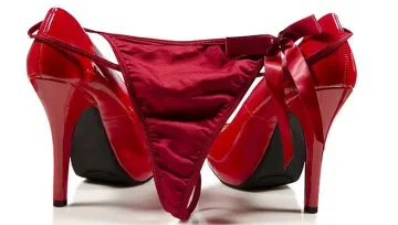 Разбиха мита, че мъжът обожава червено бельо