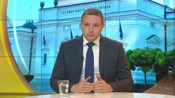 Депутат от управляващите се похвали за цените на горивата