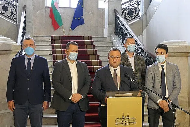 Министърът на земеделието: Имаме запаси от зърно за 2 години